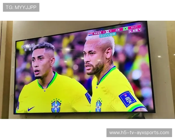 内马尔横切中路后分球，巴西前场配合如流水般自然——一场进攻艺术的品牌叙事